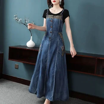 קיץ נשים קוריאני ג ' ינס Suspender 2023 שמלה נשית חדשה אמצע אורך רטרו רקמה רזה רצועת אופנה שמלה קו A-חצאית